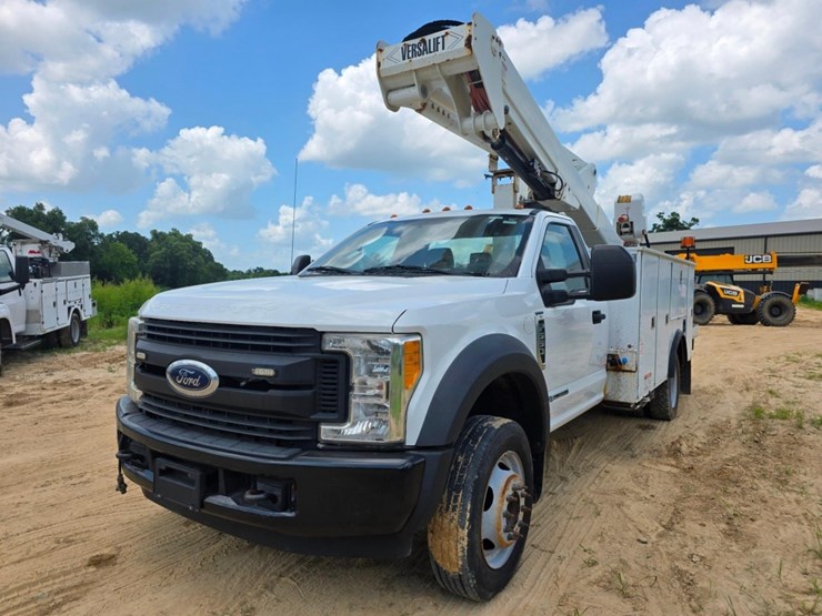 2017-ford-f550-image-1