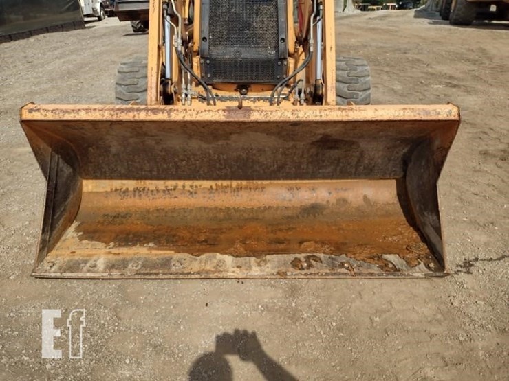 2003-case-580m-image-17