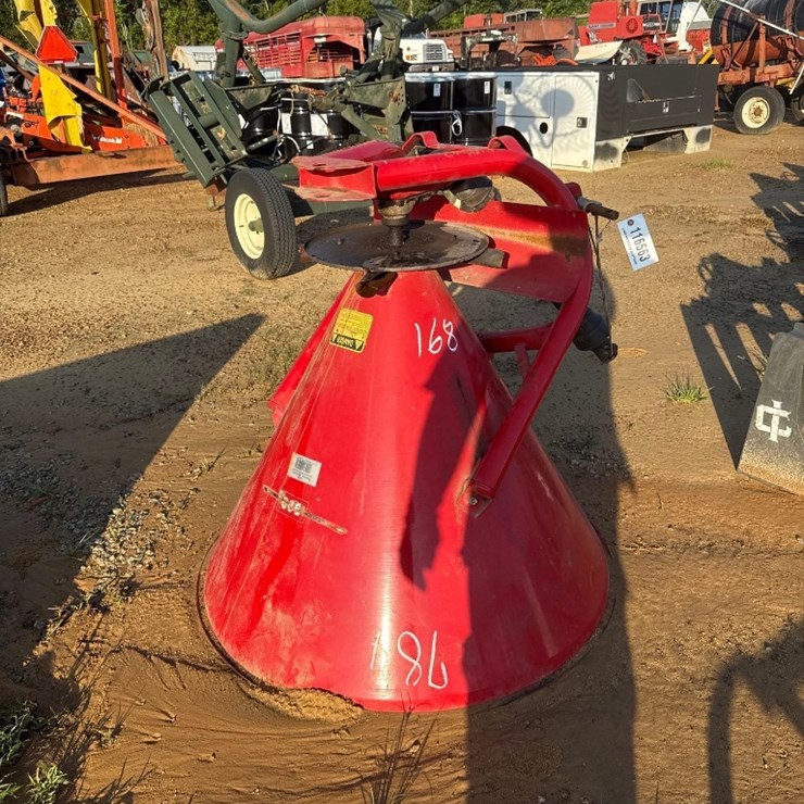 168 - 500 LB 3PT FERT SPREADER