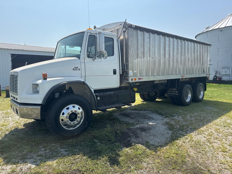2003-freightliner-fl80-image-40