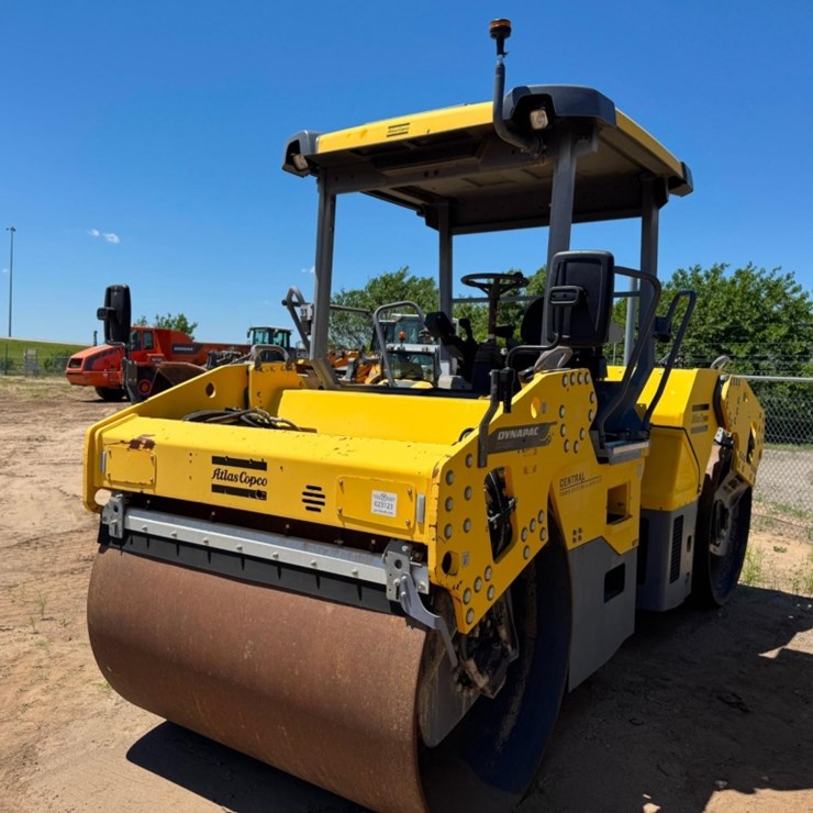 2014 DYNAPAC CC4200