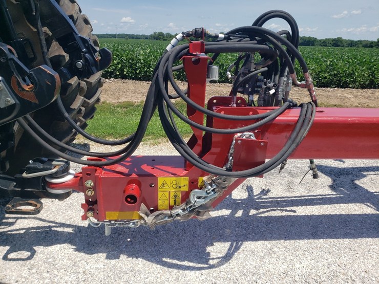2023-case-2140-12/23-pivot-planter-image-3