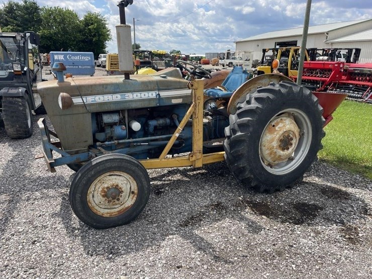 1975-ford-3000-image-1