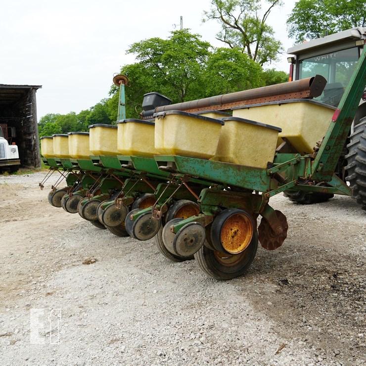 JOHN DEERE 7000