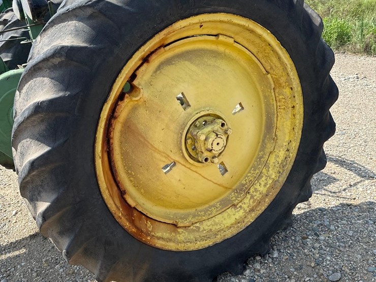 john-deere-b-image-6
