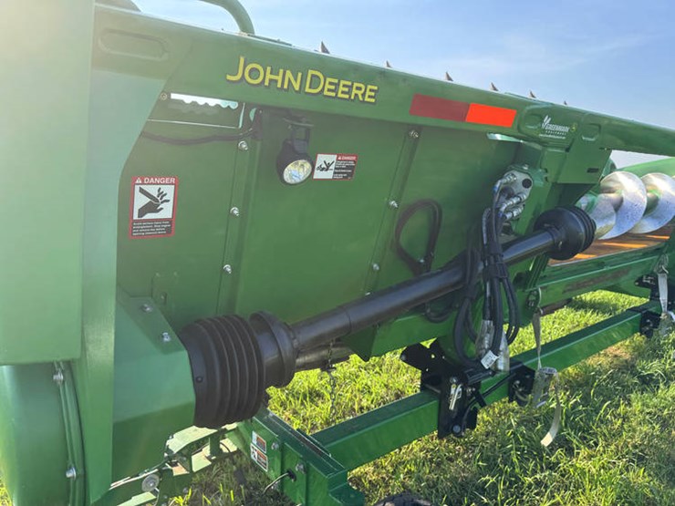 2014-john-deere-608c-image-3