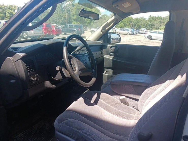 2004-dodge-dakota-image-5