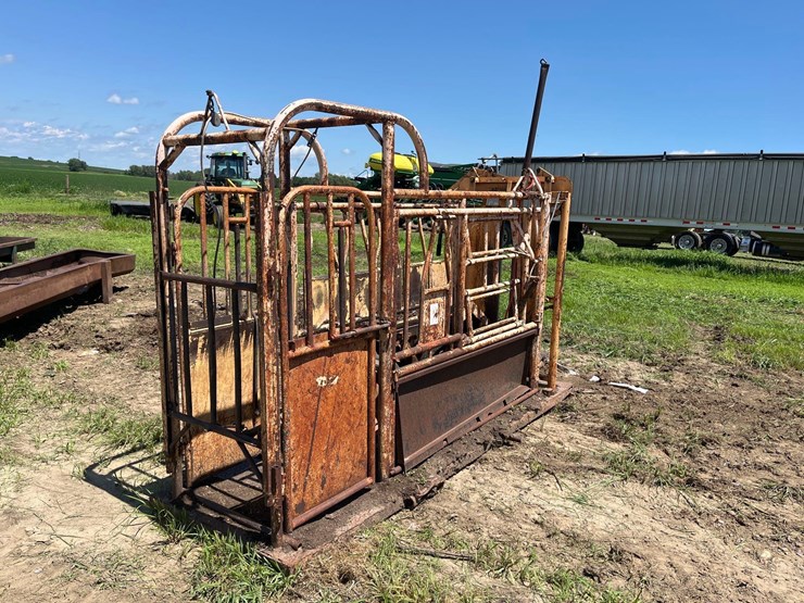 for-most-cattle-chute-image-3