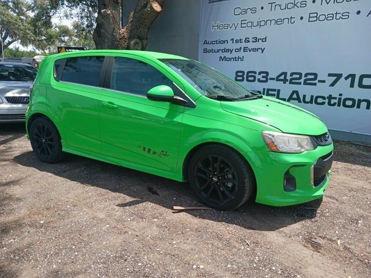 2017-chevrolet-sonic-runs/moves-premier-a-image-2