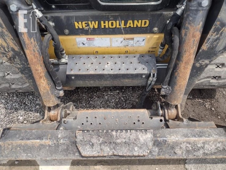 new-holland-c237-image-15
