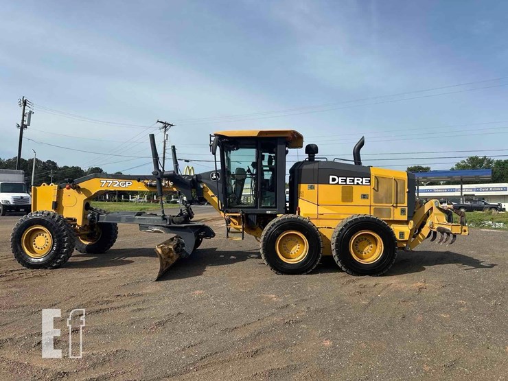 2014-deere-772gp-image-23