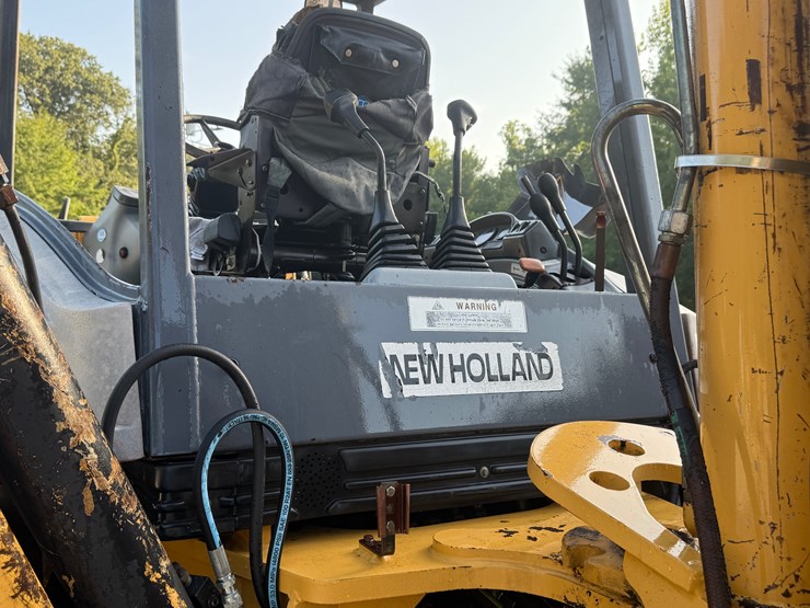 new-holland-555e-image-19