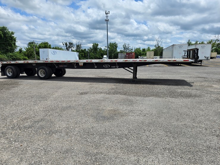2015-great-dane-48'-x-102"-image-52