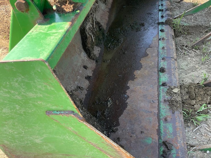 2014-john-deere-6210r-image-94