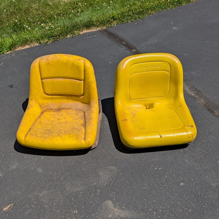 #8854 • John Deere Seat