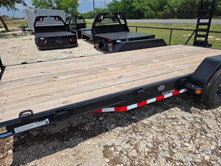 new-2022-load-trail-ch-83in-x-18ft-equipment-trailer-image-8