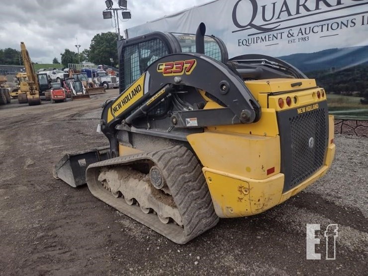 new-holland-c237-image-42