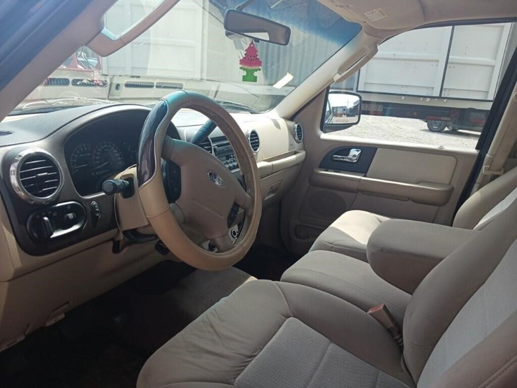 2003-ford-expedition-image-5