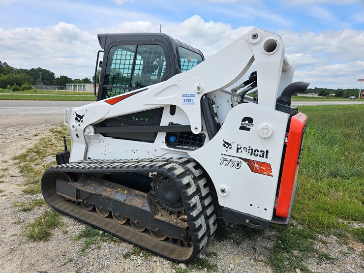 2021-bobcat-t770-image-8