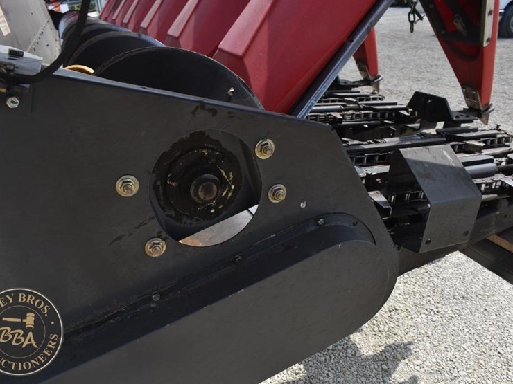 2011-massey-ferguson-830-image-15