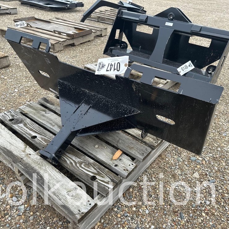 147 - 2" SKID STEER HITCH RECEIVER