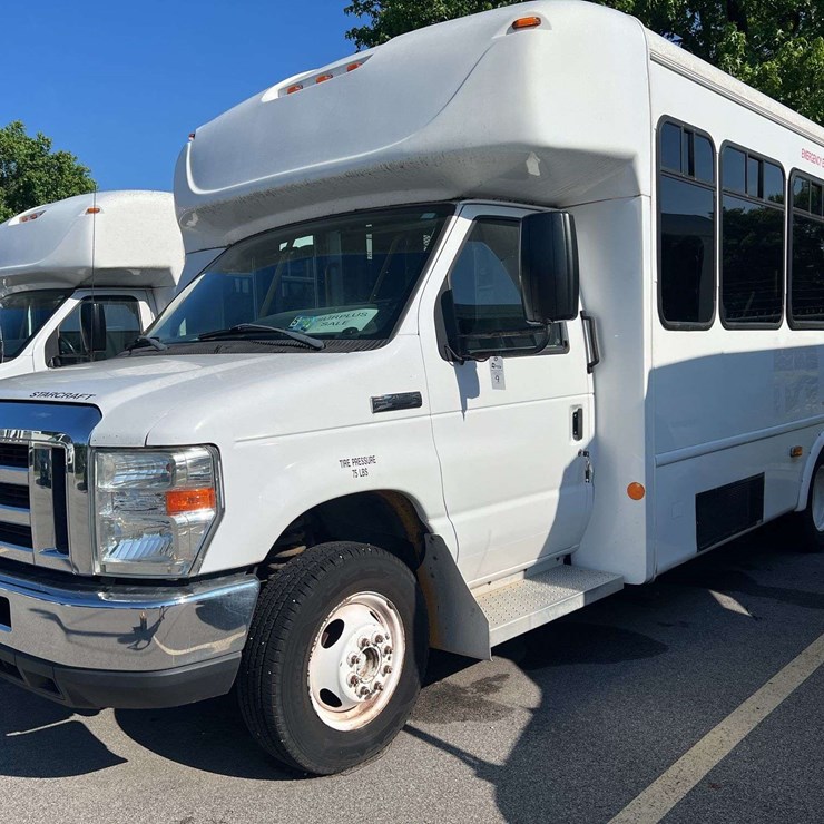 2016 FORD E450