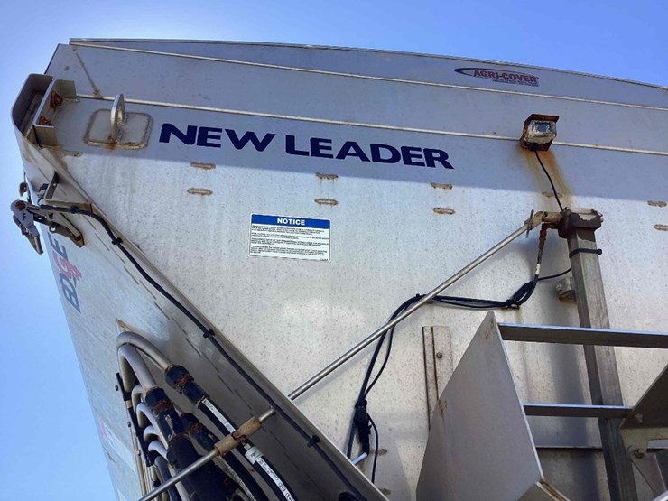 2021-case-trident-5550-spreader-image-30