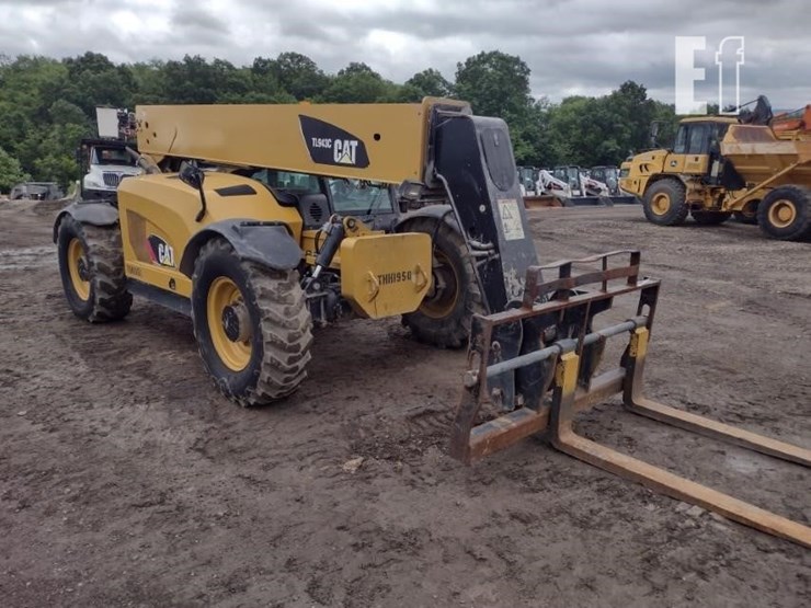 2015-caterpillar-tl943c-image-28