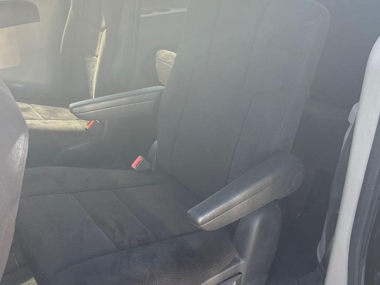 2013-dodge-grand-caravan-image-16