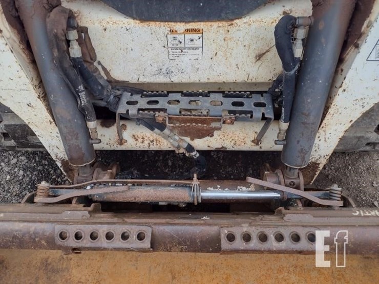 2020-bobcat-t595-image-15