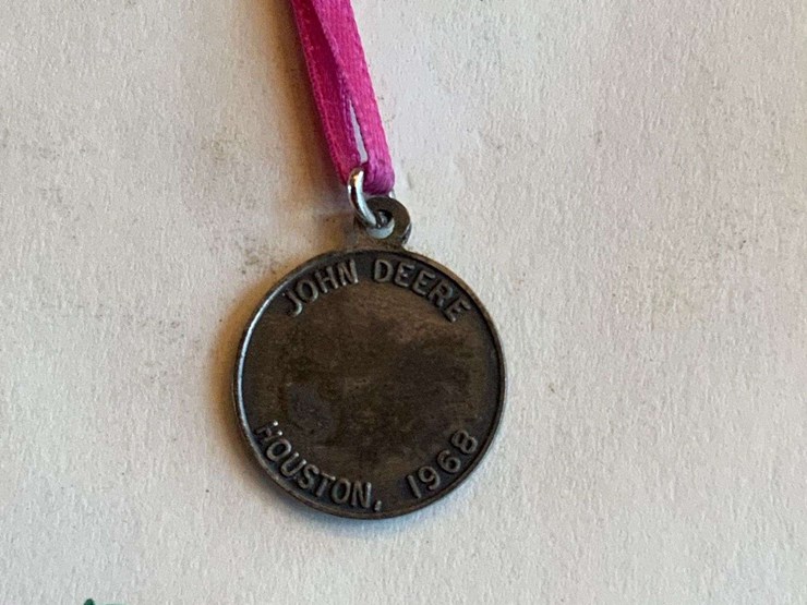 (2)-john-deere-1968-houston-+-1980-las-vegas-charms-image-4