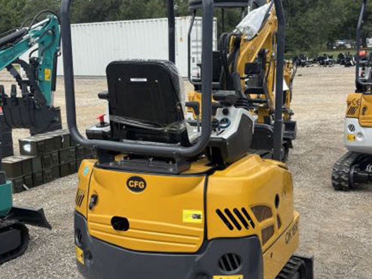 #107-•-cfg-industrial-mini-excavator-w/-hydraulic-thumb-image-3