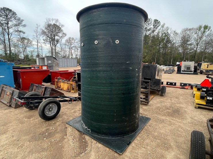 #47998-•-60-x-102-sanitary-lifting-station-image-3