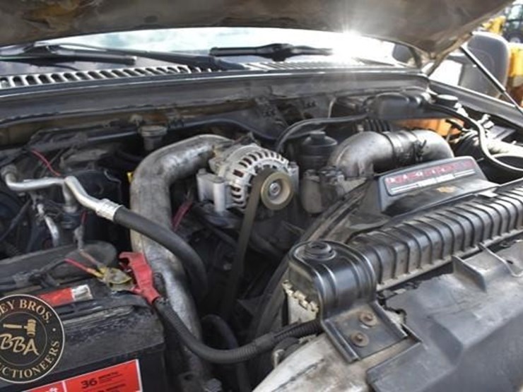 2003-ford-f550-image-32