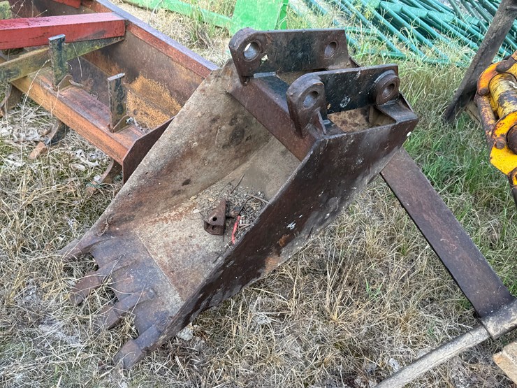 new-holland-555e-image-56