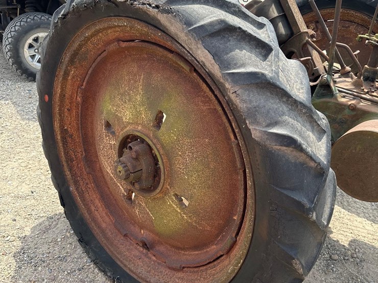 john-deere-b-image-7
