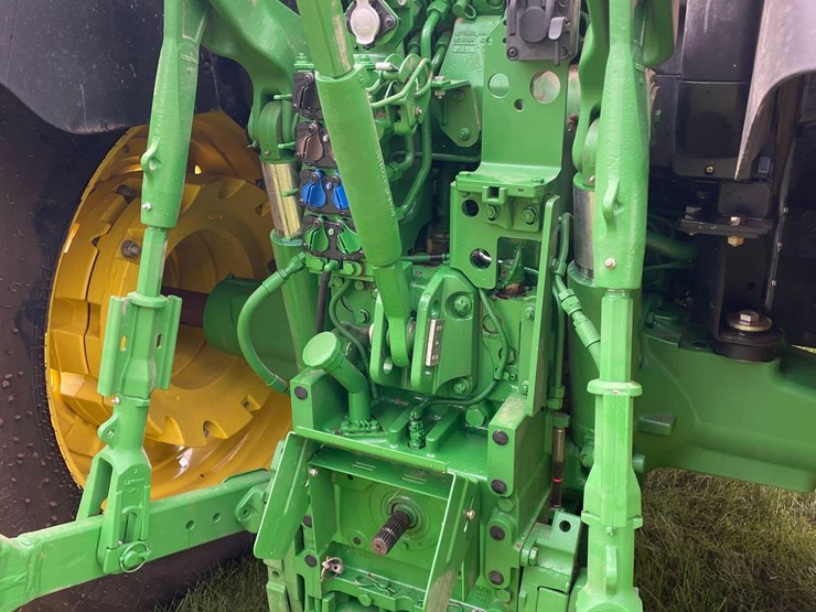 2015-john-deere-6155r-image-11