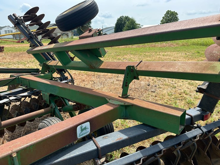 john-deere-630-image-24