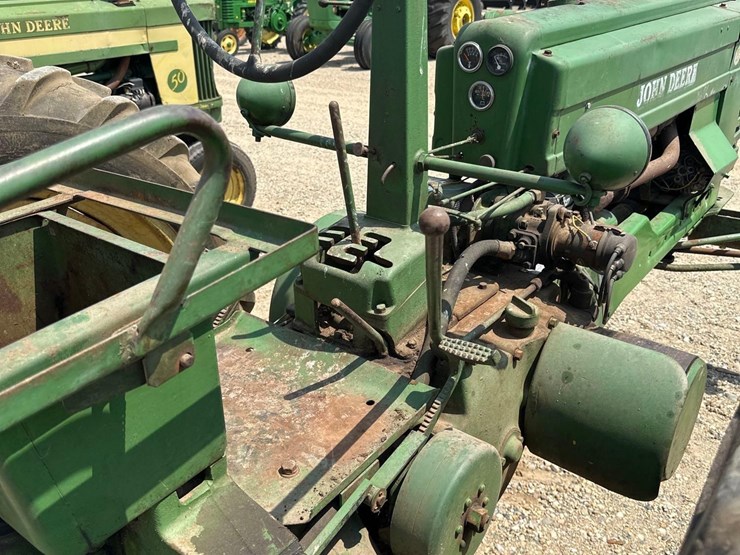 john-deere-b-image-10