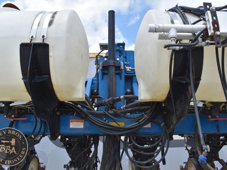 2005-kinze-3600-image-31