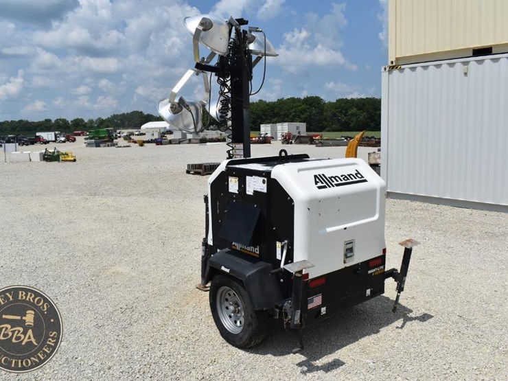 2019-allmand-bros-night-lite-v-series-image-3