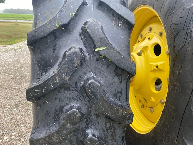 2016-john-deere-8245r-image-51