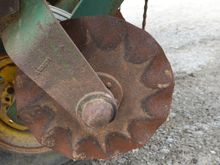 john-deere-7000-image-23