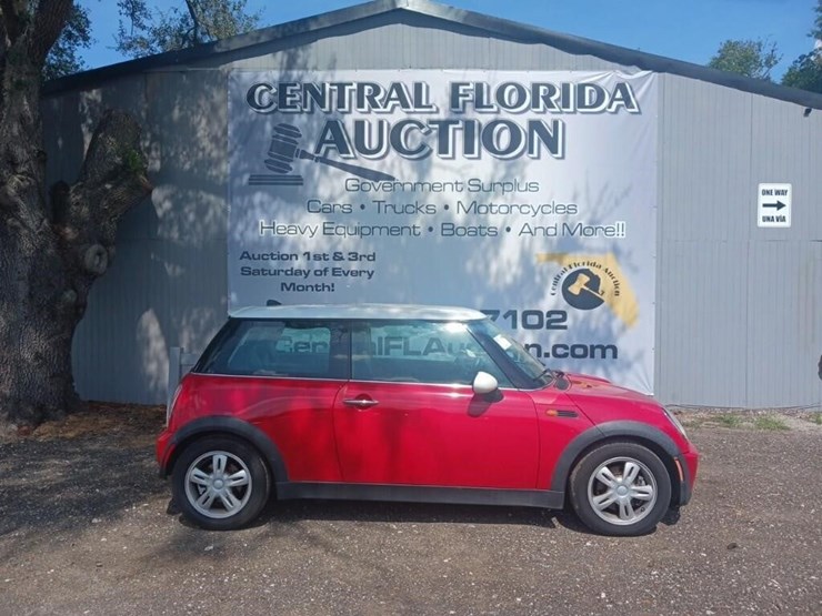 2006-mini-cooper-runs/moves-base-image-1