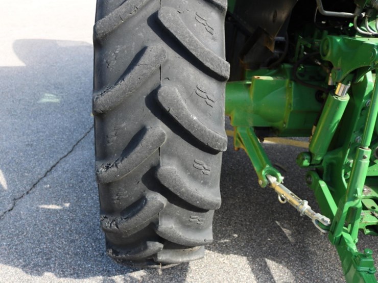 john-deere-6105e-image-11