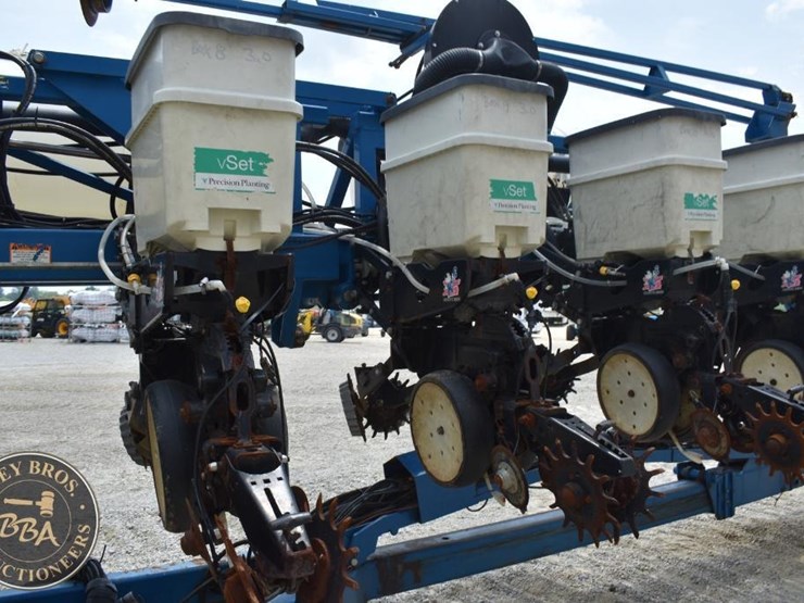 2005-kinze-3600-image-13