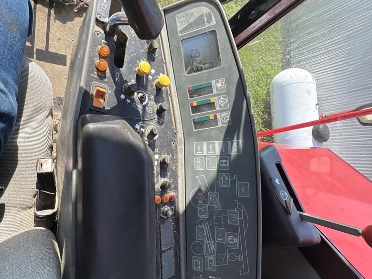 2003-massey-ferguson-8780-image-11