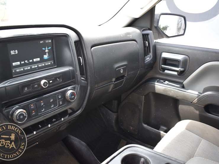 2017-chevrolet-silverado-1500-image-33