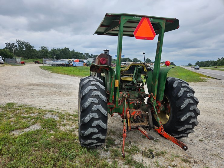 john-deere-2240-image-10