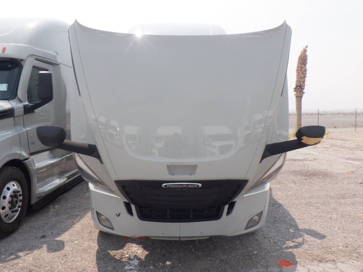 2024-freightliner-cascadia-126-image-14